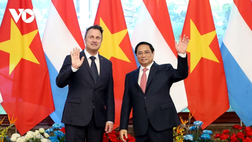 Luxembourg Prime Minister Bettel warmly welcomed in Hanoi