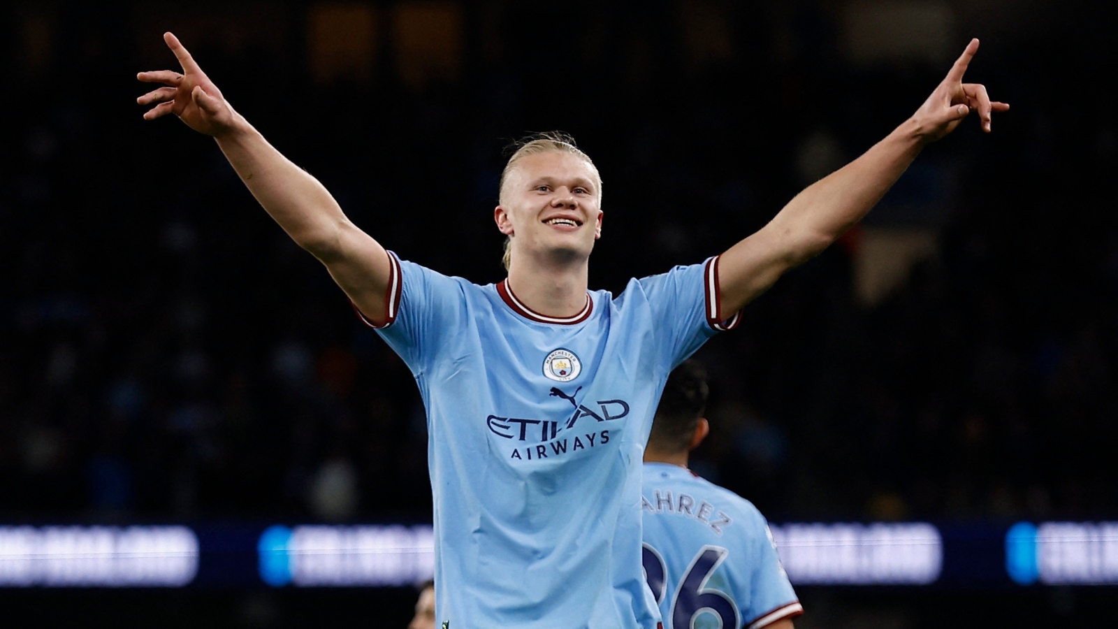 Haaland xô đổ thêm kỷ lục trong ngày Man City thắng giòn giã
