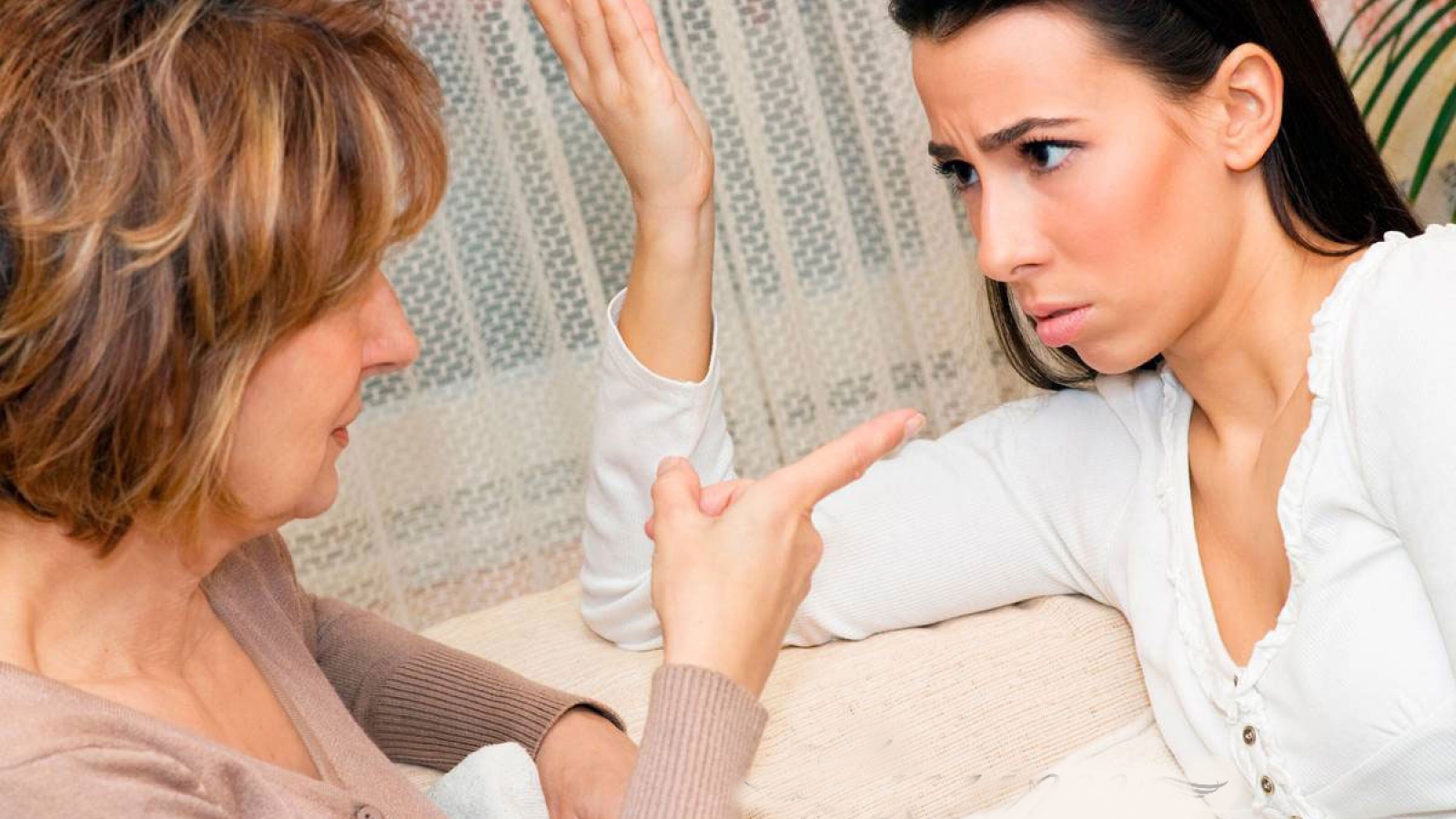 Mẹ chồng tảng lờ khi vợ chồng tôi hỏi vay tiền lúc khó khăn