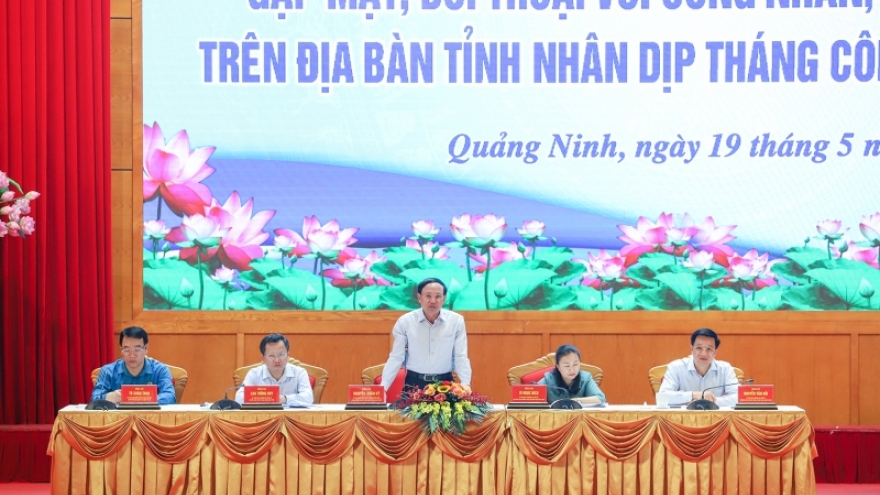 Lãnh đạo tỉnh Quảng Ninh đối thoại với công nhân lao động