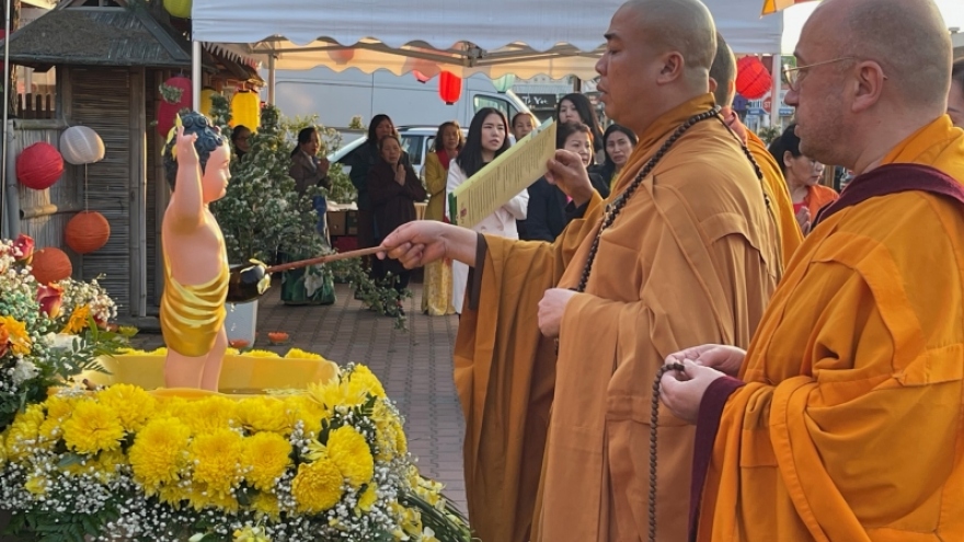 Lan tỏa văn hóa truyền thống thông qua Đại lễ Phật Đản tại Séc
