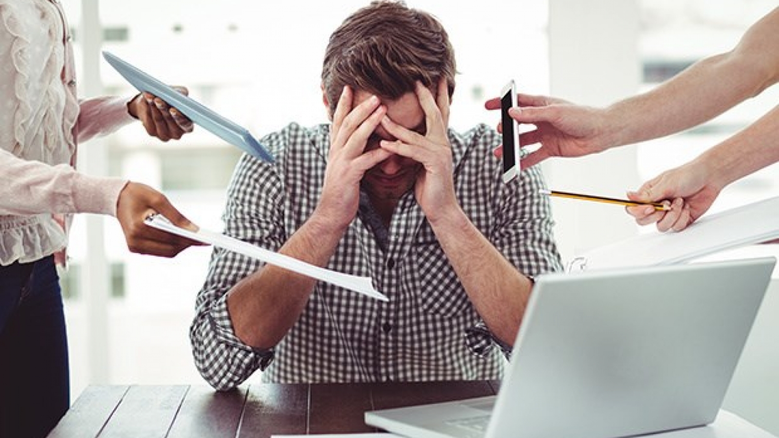 Tìm giải pháp giảm căng thẳng tại nơi làm việc