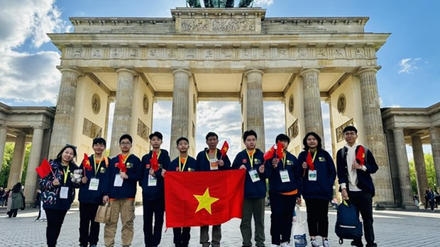 Hanoi students win medals at Pangea Math World 2023