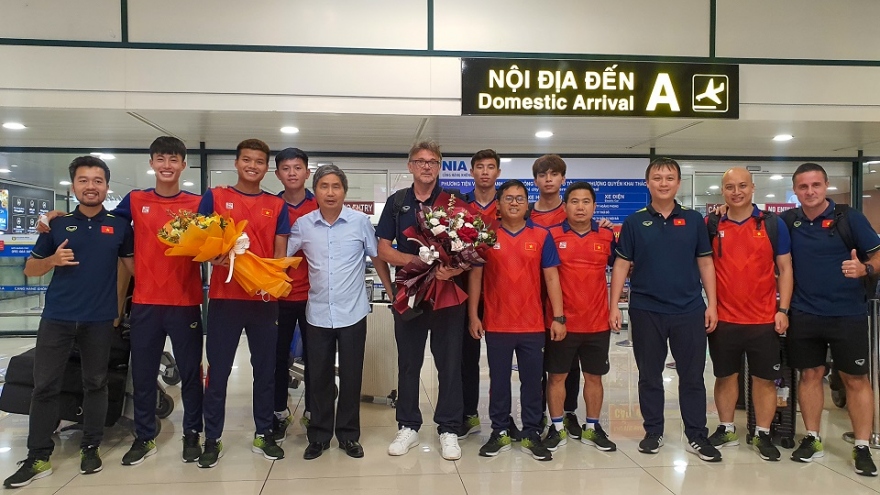 U22 Việt Nam về nước sau HCĐ SEA Games 32, chuẩn bị gặp U22 Trung Quốc