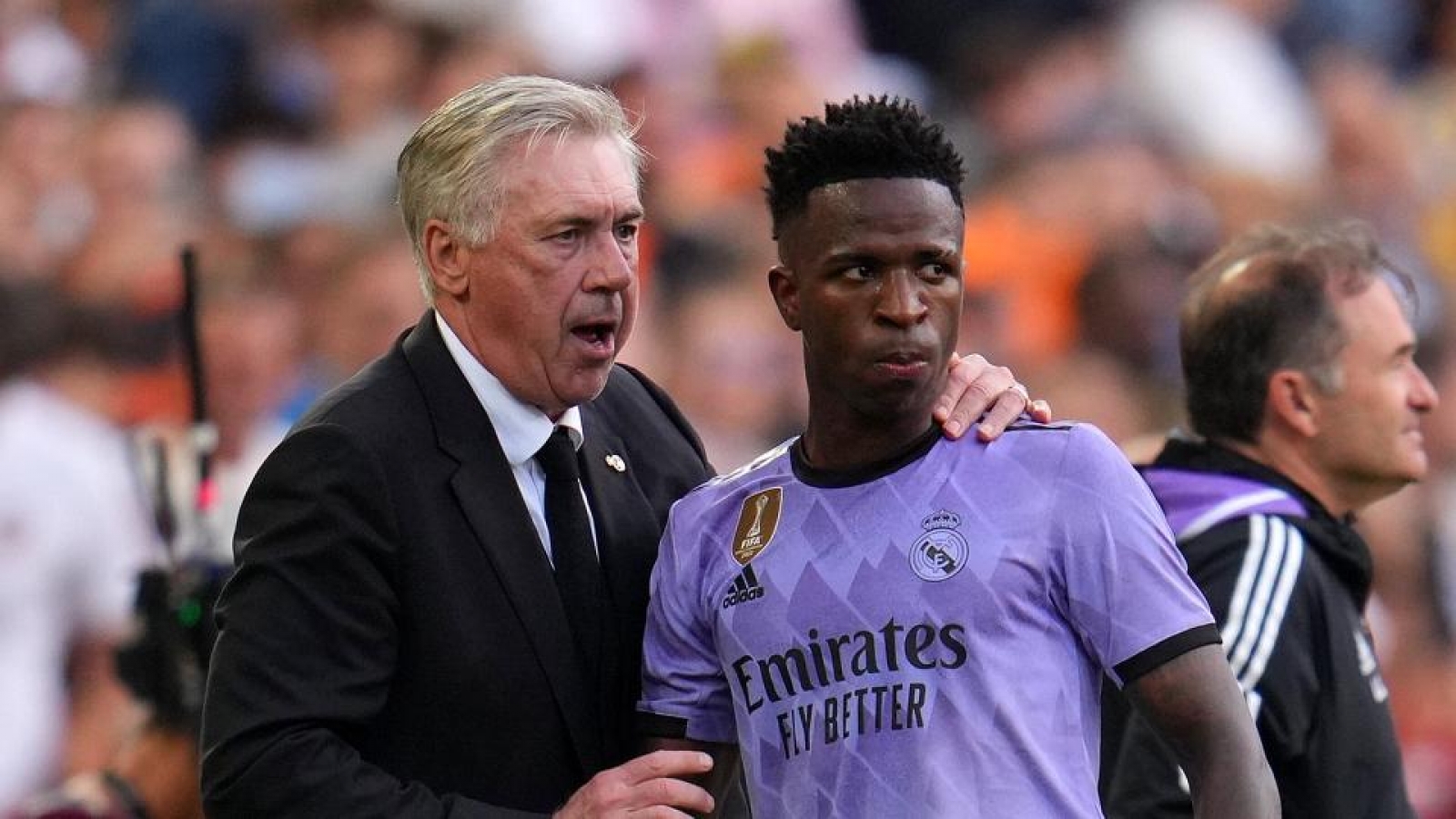 Bị phân biệt chủng tộc, Vinicius tố Ban tổ chức La Liga “làm ngơ”