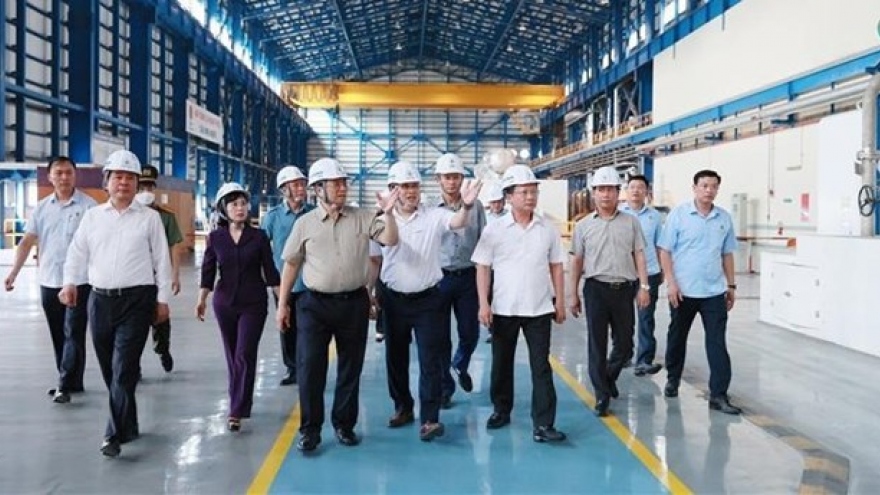 PM inspects electricity, coal supply in Quang Ninh