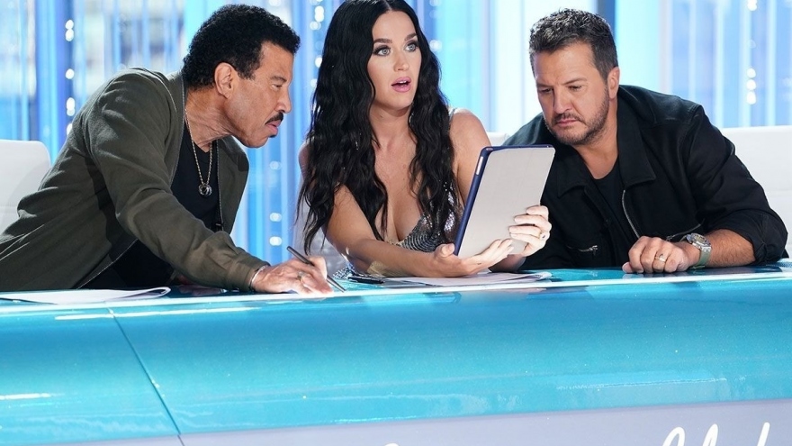 Giám khảo "American Idol" Luke Bryan bảo vệ Katy Perry trước ồn ào