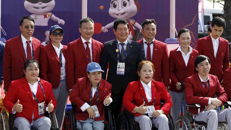 Vietnam team attends ASEAN Para Games 12 flag-raising ceremony
