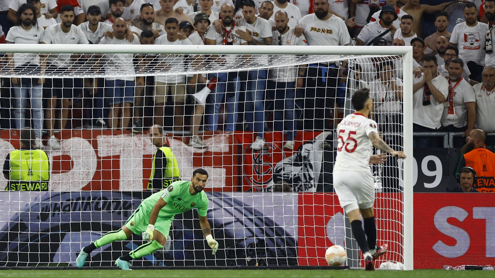 Hạ gục AS Roma trên chấm luân lưu định mệnh, Sevilla xứng danh Nhà Vua Europa League