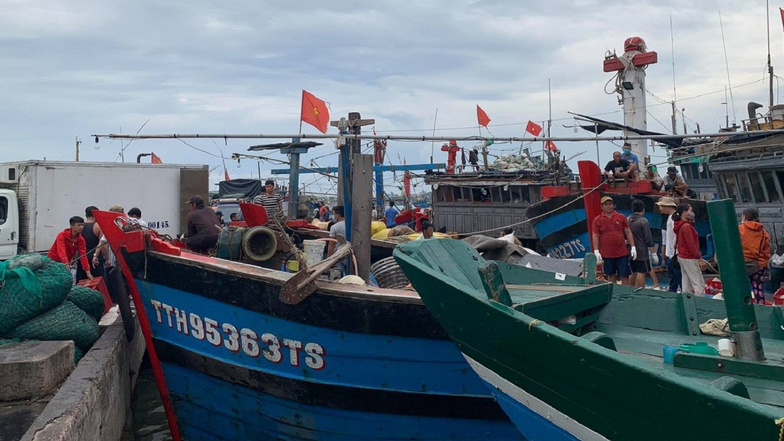 Thừa Thiên - Huế đẩy mạnh các giải pháp chống khai thác hải sản bất hợp pháp