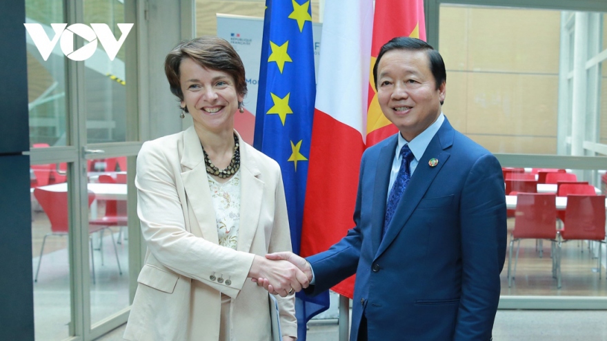 Deputy PM meets French development agency leader