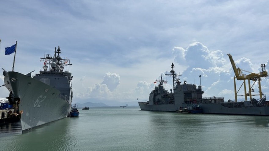 US navy ships make port call in Vietnam