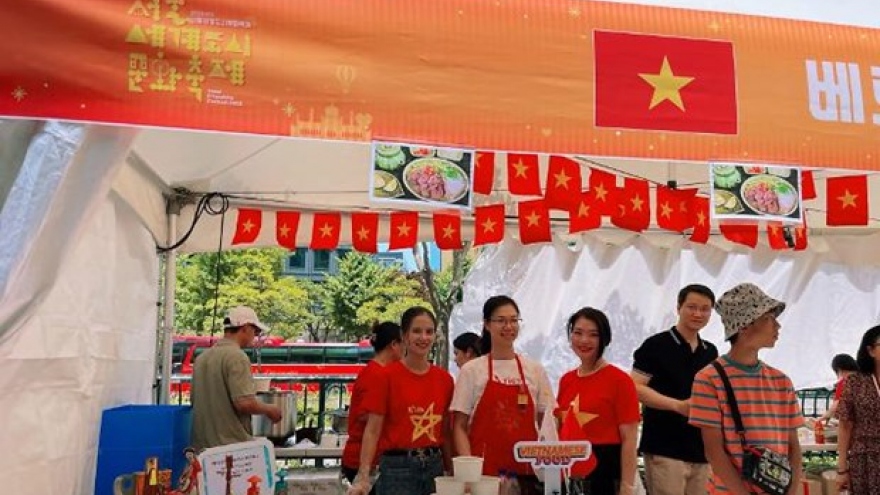 Vietnamese cuisine wins Korean diners’ hearts at Seoul Friendship Festival