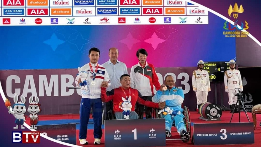 Vietnamese athlete wins gold medal in ASEAN Para Games weightlifting