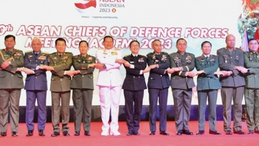 Vietnam shows responsible engagement at ASEAN Chiefs of Defence Forces Meeting