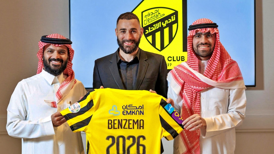 Benzema ký hợp đồng 3 năm với Al Ittihad, trở thành đối thủ của Ronaldo