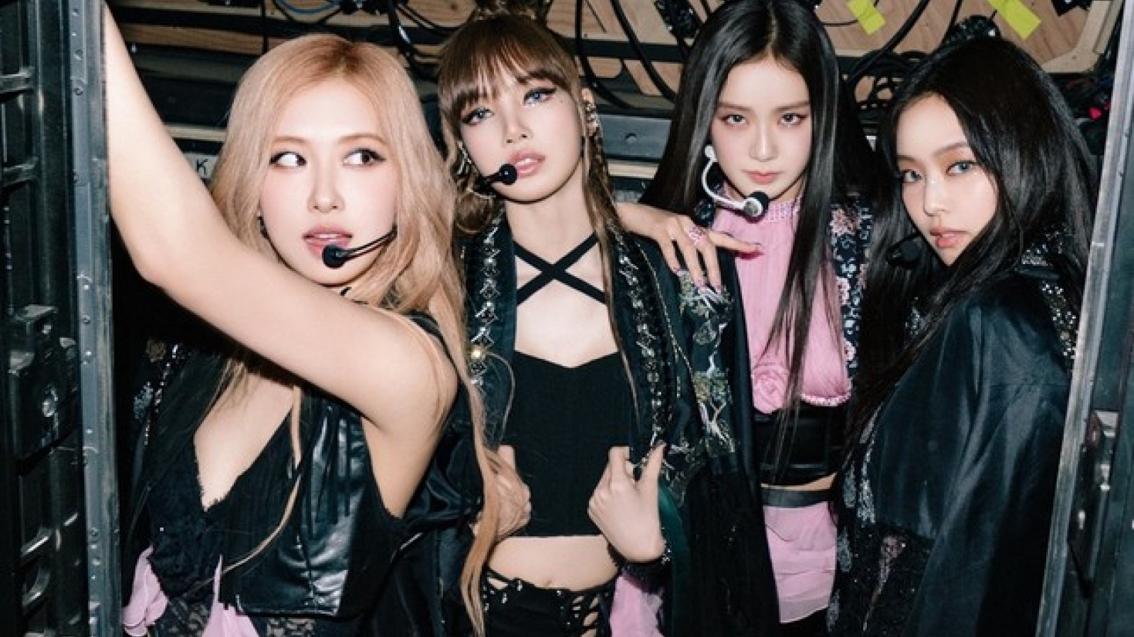 Điều khán giả lo sợ khi săn vé đêm diễn BlackPink ở Hà Nội
