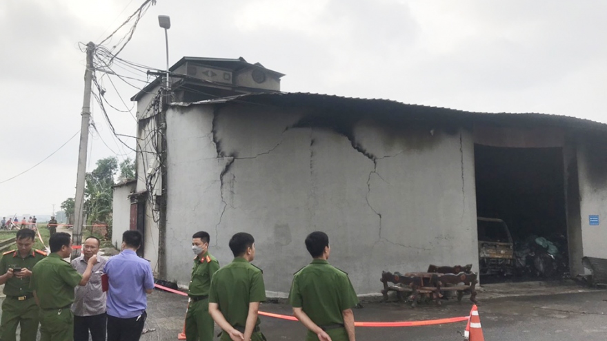 Cháy lớn tại điểm thu mua vải vụn ở Bắc Giang, 3 người tử vong