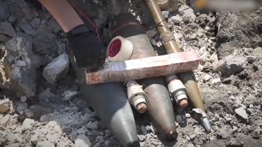 Cận cảnh công binh Nga rà phá bom mìn trong chiến dịch ở Ukraine