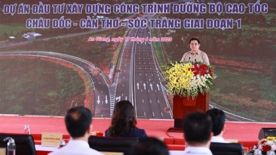 Construction of trans-Mekong Delta expressway kicks off