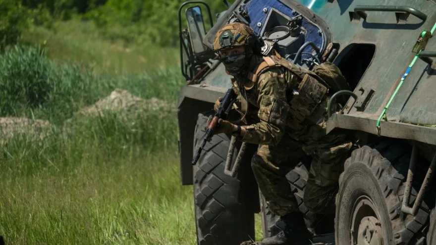Ukraine xuyên phá vị trí phòng thủ và tấn công cứ điểm Nga gần Bakhmut