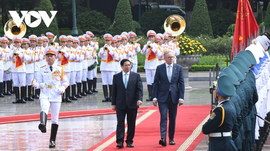 Toàn cảnh Thủ tướng Phạm Minh Chính chủ trì lễ đón chính thức Thủ tướng Australia