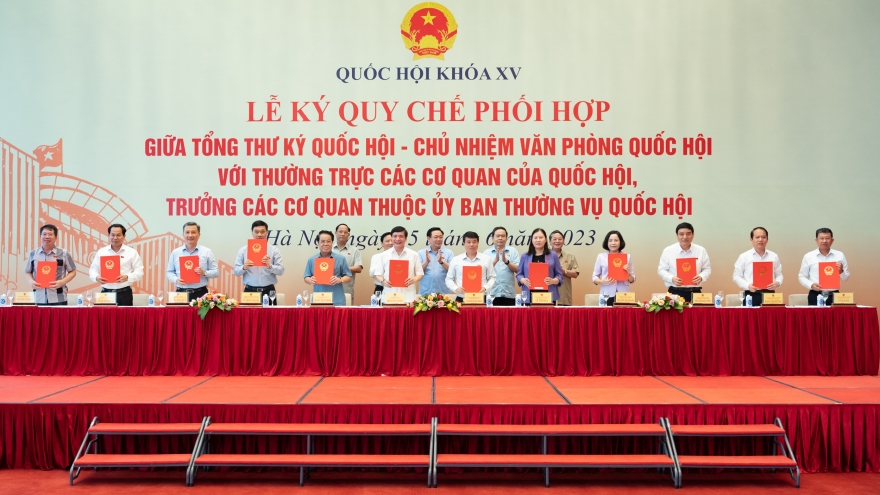 Ký quy chế phối hợp giữa Tổng Thư ký QH với Thường trực các cơ quan của Quốc hội