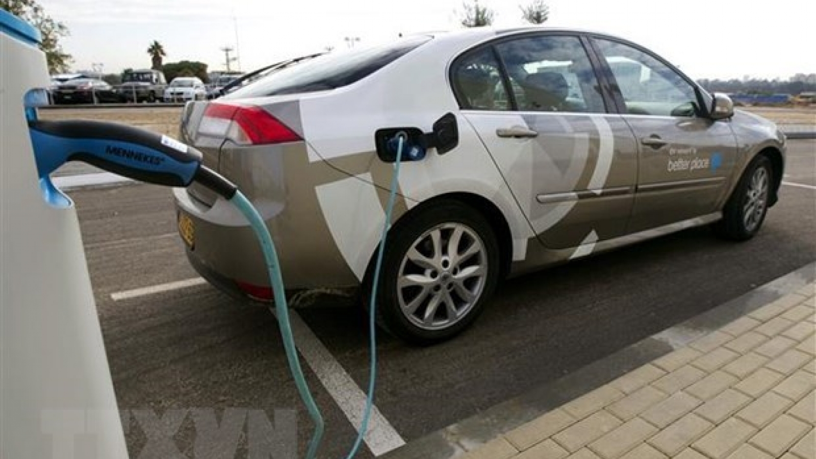 Deputy PM stresses need to encourage use of electric vehicles