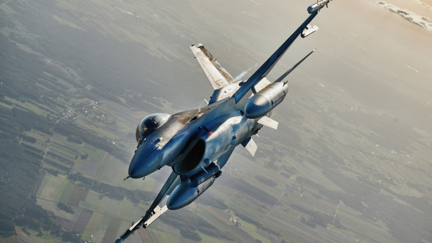 Ba Lan sẽ không cung cấp F-16 cho Ukraine