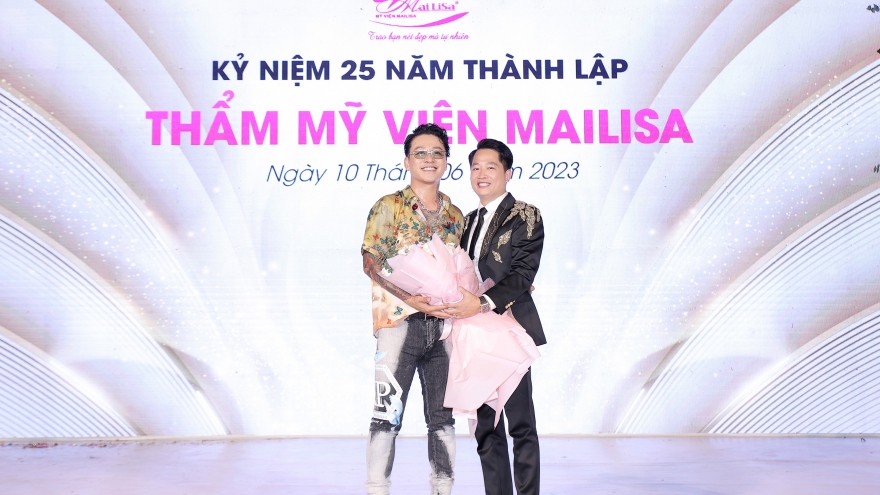 Tuấn Hưng “cháy” hết mình tại đêm tiệc kỷ niệm 25 năm thành lập Mailisa tại Cần Thơ