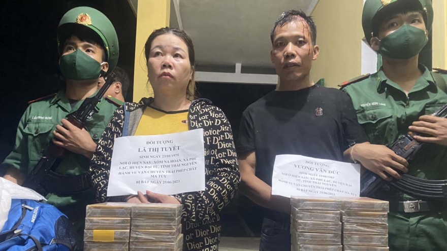 Bắt 2 đối tượng vận chuyển 34 bánh ma túy từ Lào về Việt Nam