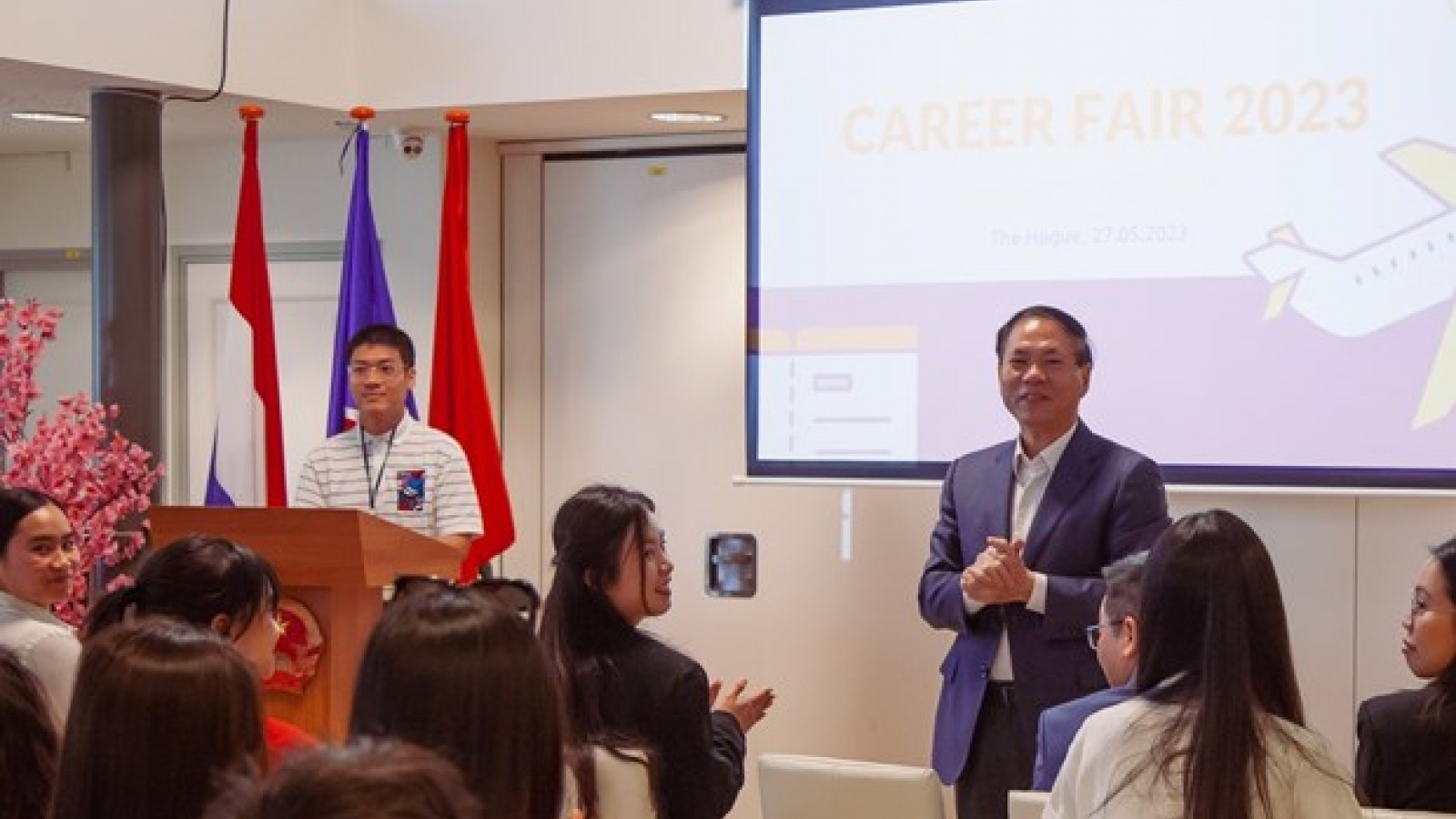 Vietnamese students in Netherlands hold career fair