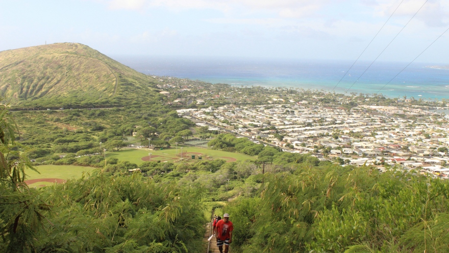 Chinh phục Koko Head- miệng núi lửa đã tắt ở đảo Oahu (Hawaii)