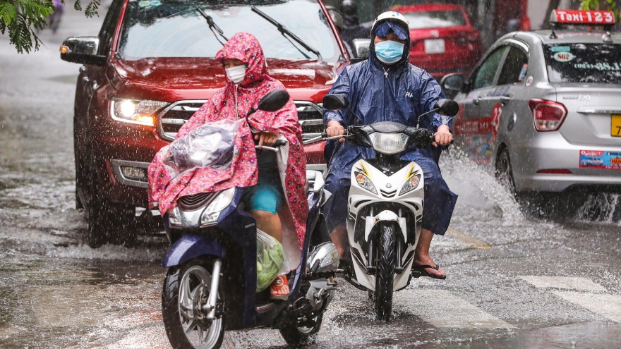 Thời tiết ngày 7/6: Cả nước có mưa dông, Hà Nội mưa to vào chiều tối
