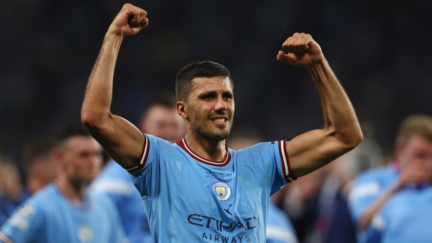 "Người hùng" Rodri vỡ òa cảm xúc khi giúp Man City vô địch Cúp C1 châu Âu