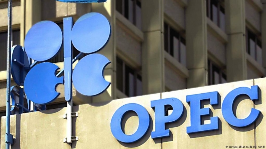 OPEC+ nhất trí cắt giảm sản lượng dầu