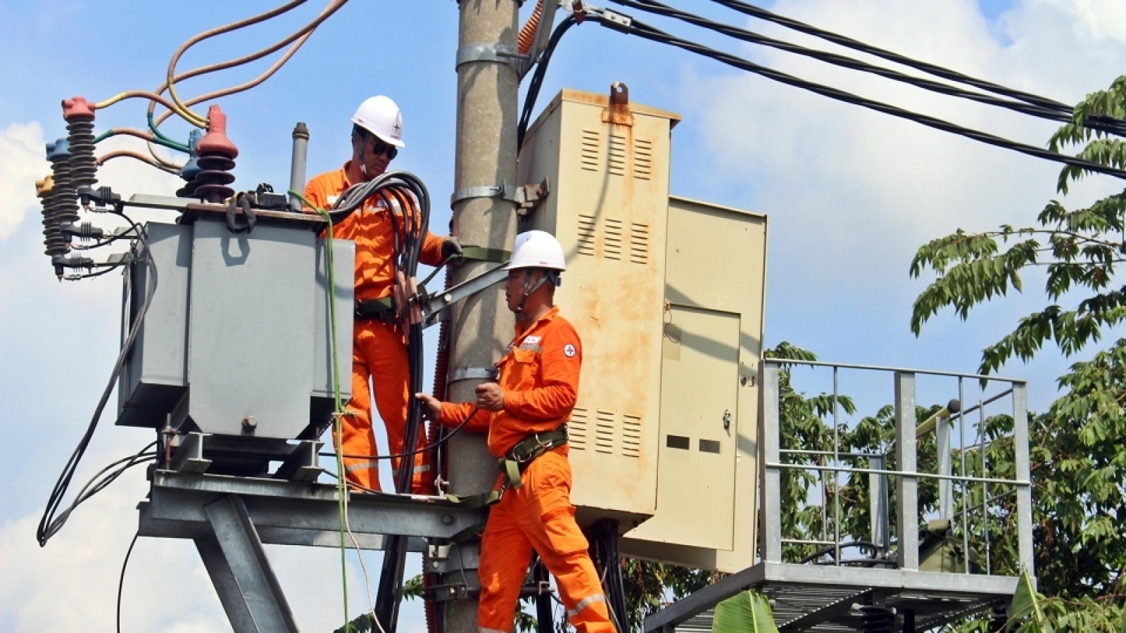 EVNNPC: Đảm bảo vận hành ổn định hệ thống, tiết giảm theo lệnh của điều độ