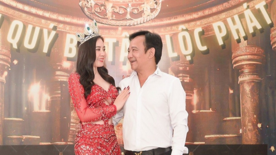 Nghệ sĩ Quang Tèo vướng "tin đồn" thân thiết với Hoa hậu quý bà Phan Kim Oanh