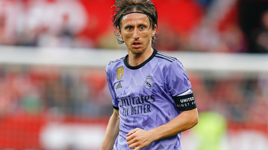 Real Madrid gia hạn hợp đồng với “lão tướng” Luka Modric