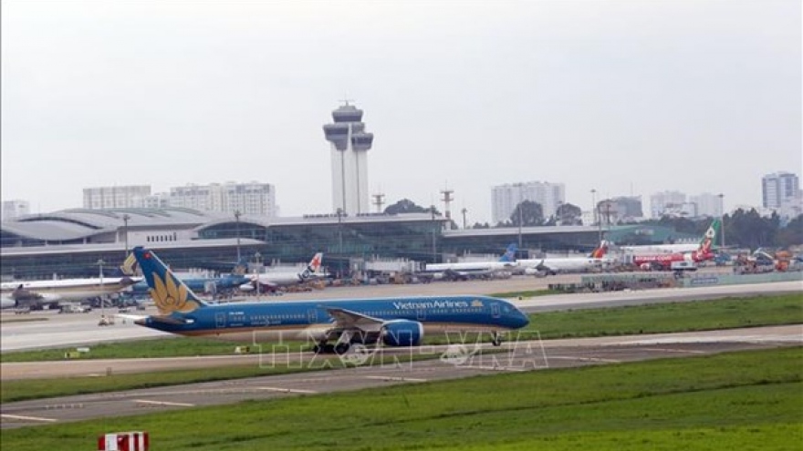 Flights diverted, rescheduled due to bad weather at Tan Son Nhat airport