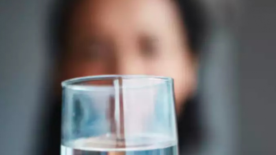 10 thành phần tốt cho sức khỏe có thể thêm vào ly nước để uống mỗi ngày