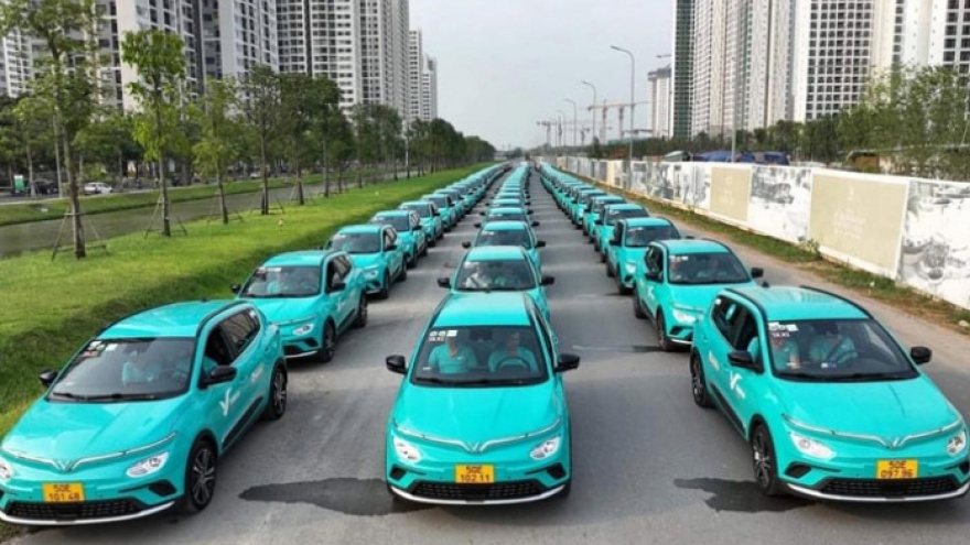 Bộ GTVT đồng ý cho hãng taxi điện của ông Phạm Nhật Vượng được hoạt động ở các sân bay