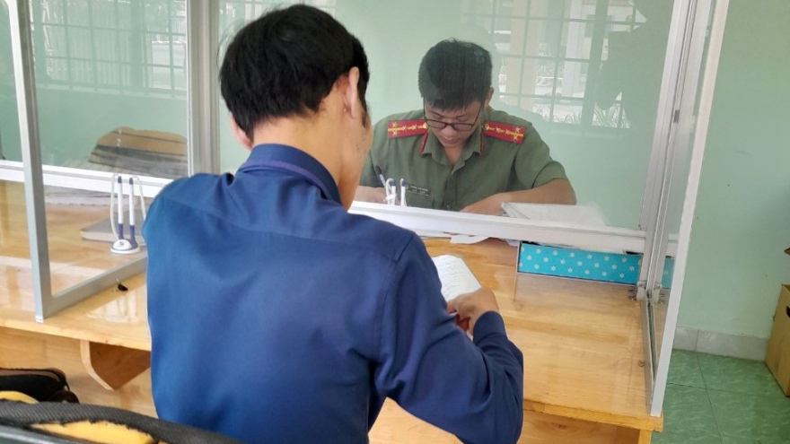Bình Dương: Hai người bị phạt vì xuyên tạc vụ việc ở Đắk Lắk và bôi nhọ công an