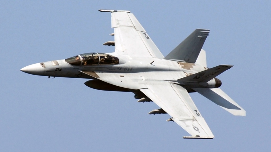 F/A-18 Hornet và F-16 – Tiêm kích nào sẽ giúp Ukraine đối phó với Nga?