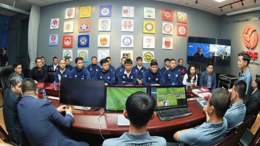 18 Vietnamese VAR referees pass FIFA test