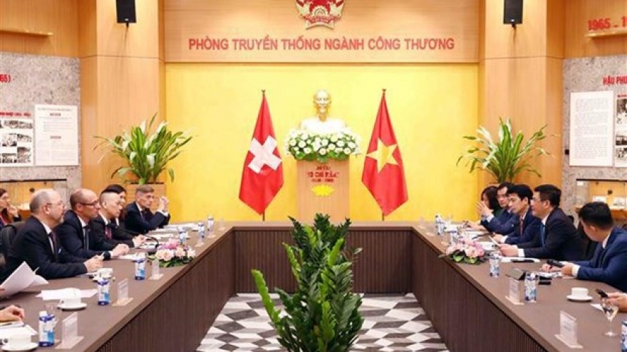 Vietnam, Switzerland to further boost economic, trade, investment ties