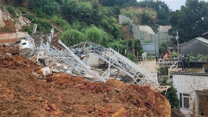 Five rescued from Da Lat landslide