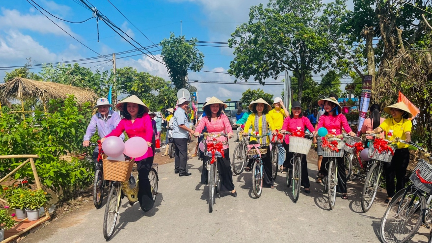 Ra mắt tour du lịch “Hoa thơm, trái ngọt vùng Đất thép” tại TP.HCM