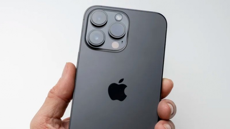 iPhone 15 Pro có viền mỏng hơn, khung titan