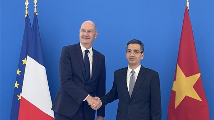 Vietnam, France step up financial cooperation